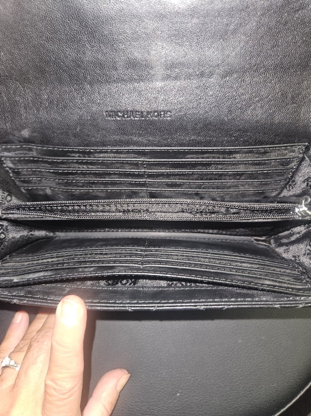 💥Sale💥Michael Kors Black Quilted Astrid Carryall Leather Clutch - Picture 6 of 6